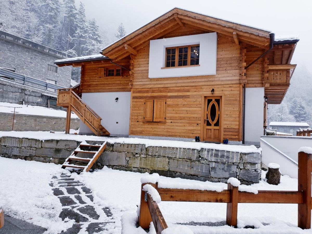 Casa Vacanza In Tipico Chalet Di Montagna Villa Varzo Exterior photo